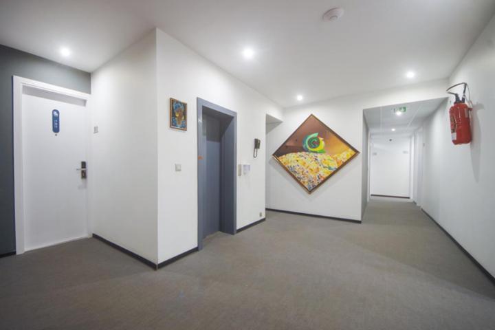 דקר Hotel Nina מראה חיצוני תמונה
