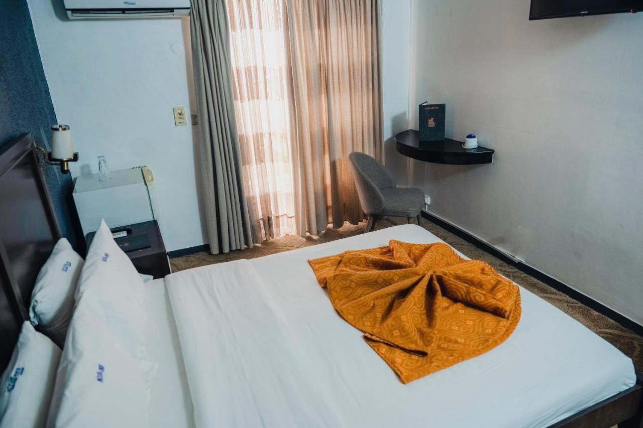 דקר Hotel Nina מראה חיצוני תמונה