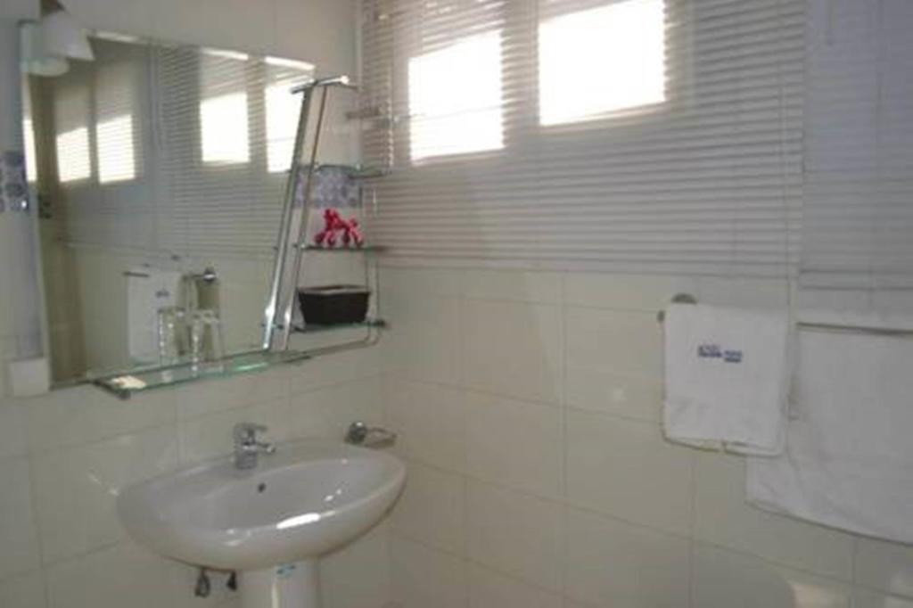 דקר Hotel Nina חדר תמונה